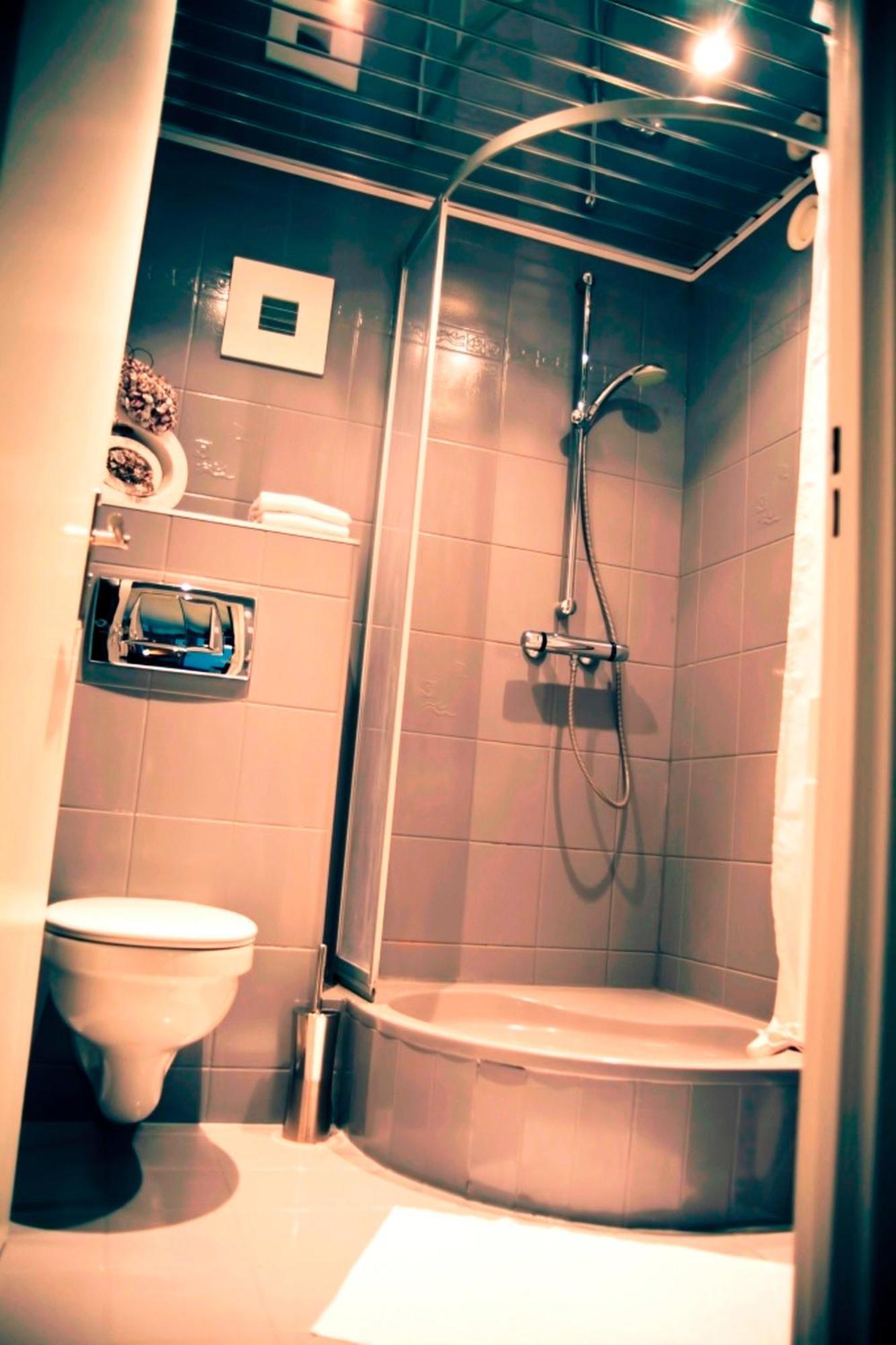 Dm Hotel Форбак Екстериор снимка