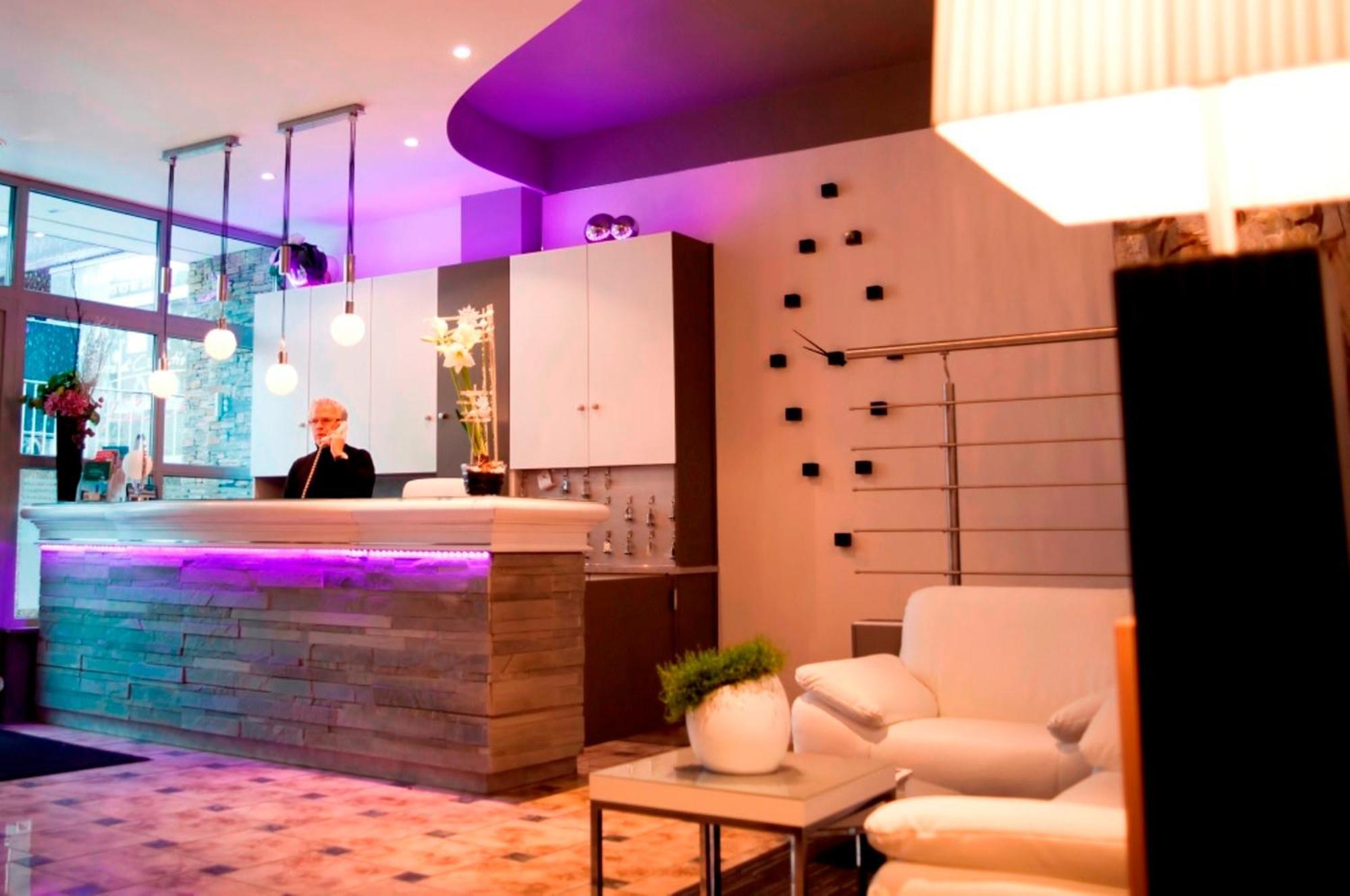 Dm Hotel Форбак Екстериор снимка
