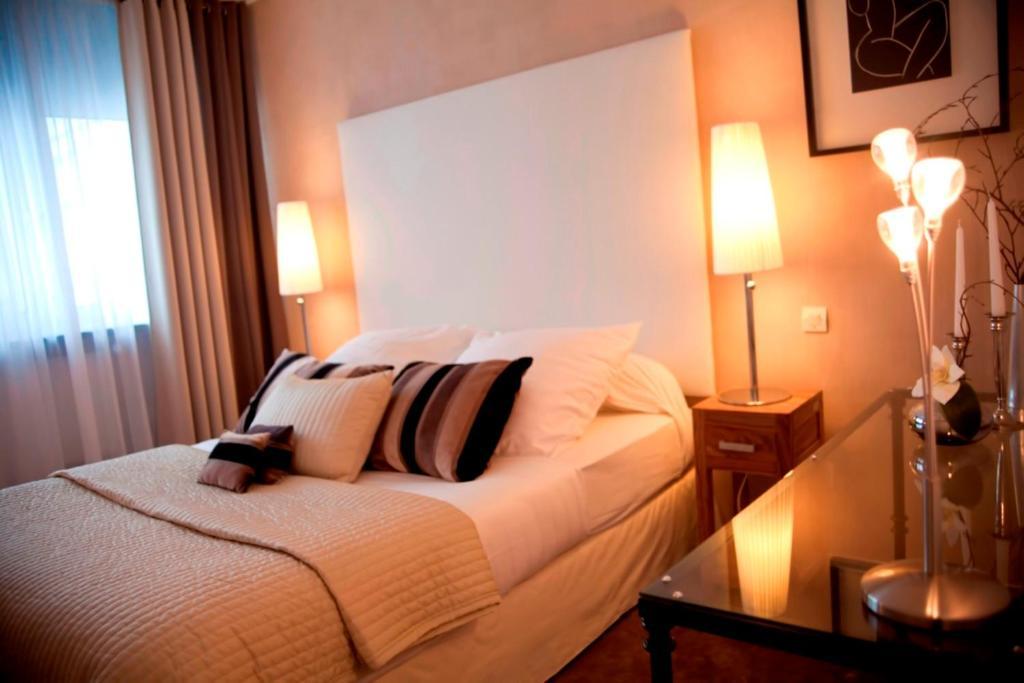 Dm Hotel Форбак Стая снимка